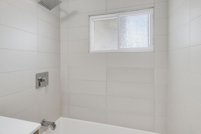 Building Photo - 2710 Chaffee St