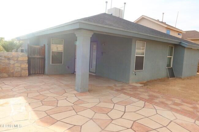 Building Photo - 3704 Leticia St
