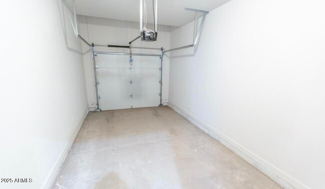 Building Photo - 1850 N 51st St