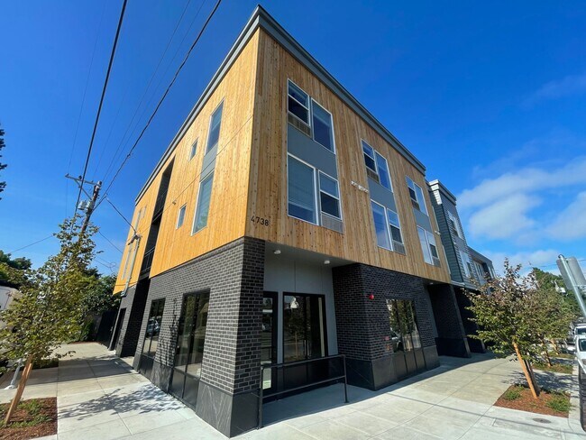 Building Photo - Vibrant Studio Apartment - Belmont St