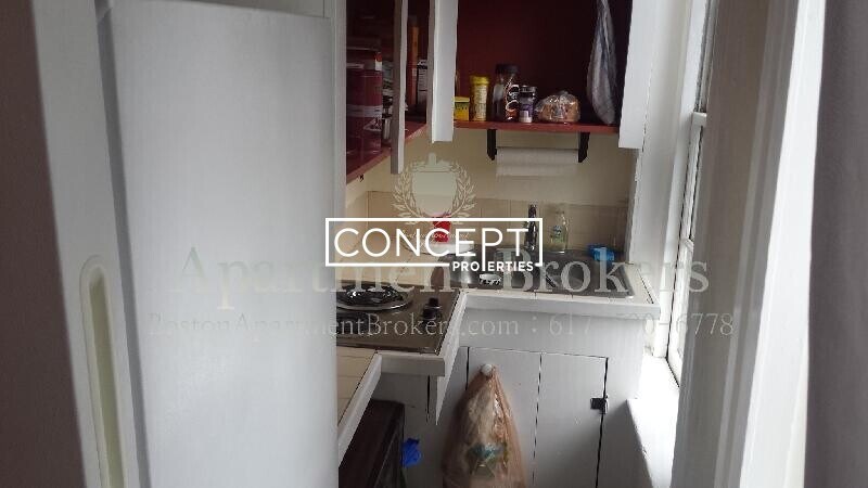 Building Photo - 41 Anderson St