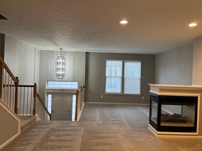 Building Photo - 13833 Willesden Cir