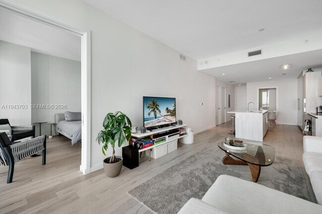 Building Photo - 480 NE 31st St