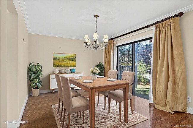 Building Photo - 7 Meadowood Dr