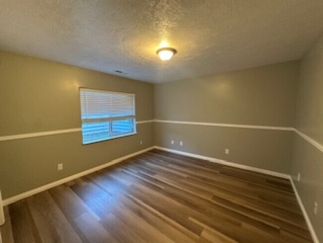 Building Photo - 13294 Cherry Crest Dr