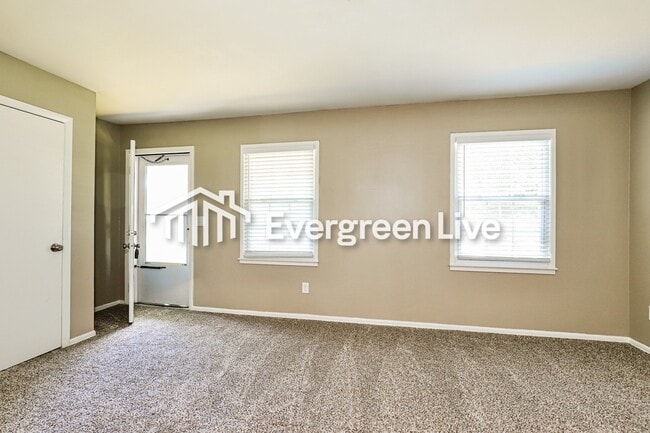 Building Photo - 4302 Vincent St