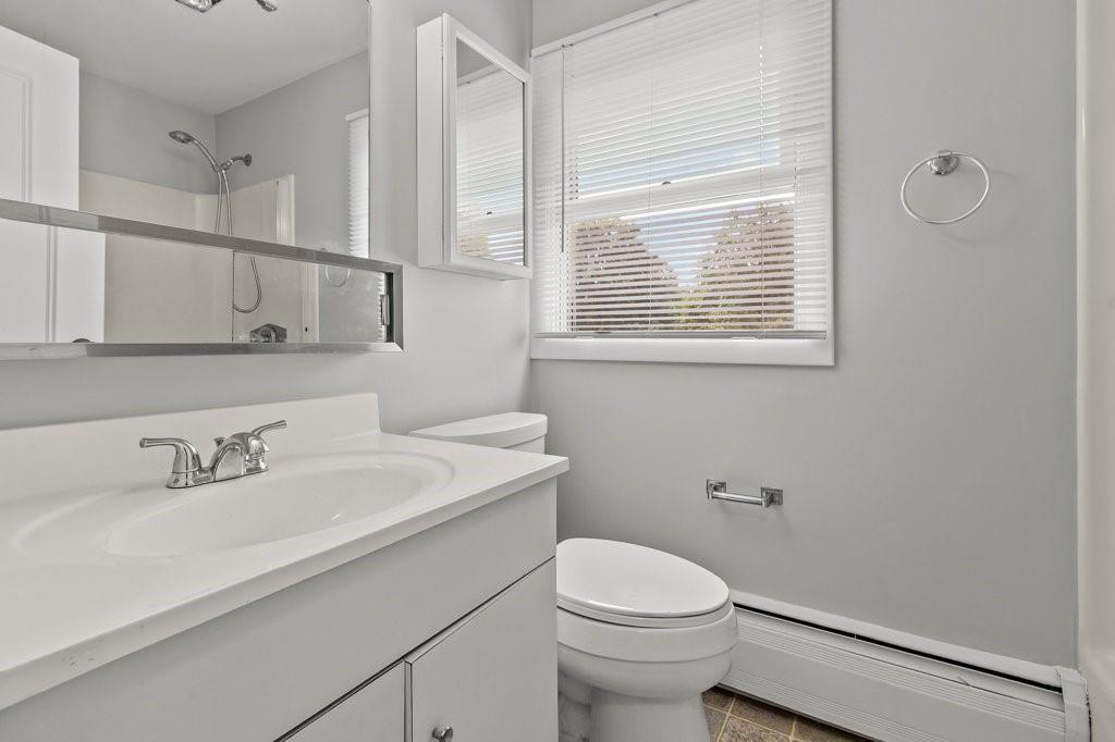 Building Photo - 46 Fairway Ave