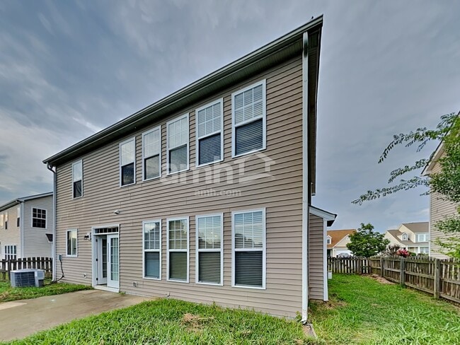 Building Photo - 12816 Walking Stick Dr
