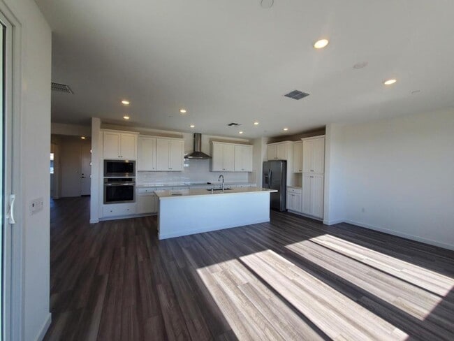 Building Photo - 3724 Benicia Ave