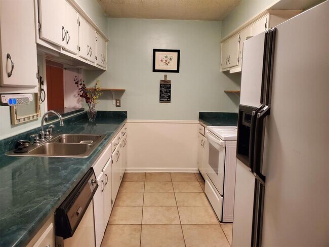 Building Photo - 1838 Quail Path Cove