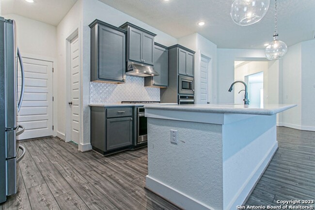 Building Photo - Stunning One-Story Living in Vintage Oaks – 3-Car Garage & Resort-Style Amenities