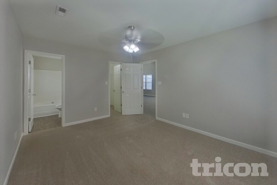 Building Photo - 6129 Whispering Brook Ct