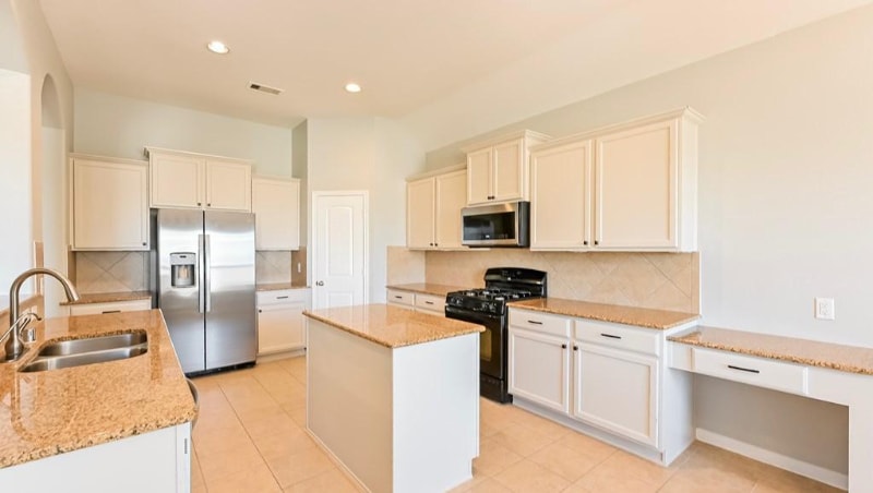 Building Photo - 54114 Roundtable Dr