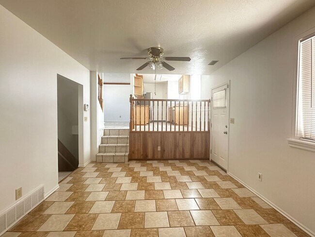 Building Photo - 5906 S Blue Iron Way