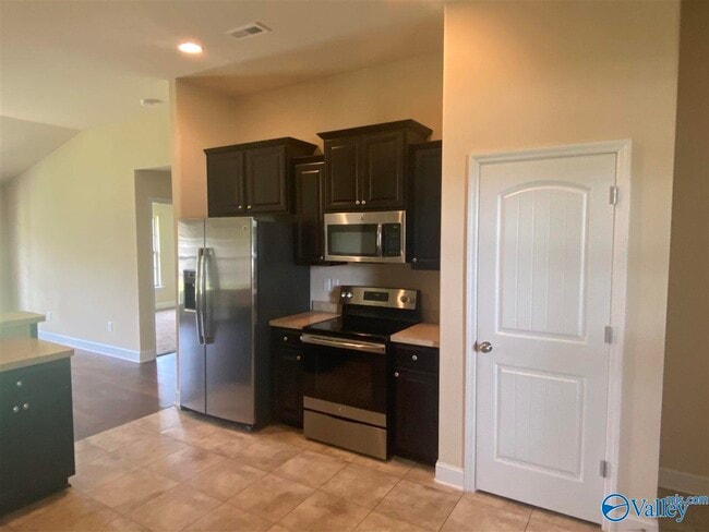 Building Photo - 116 Rein Dance Ln