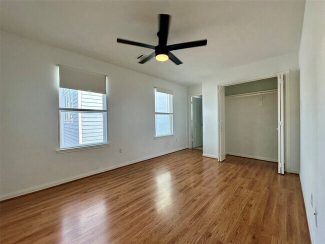 Building Photo - 4322 Chapman St