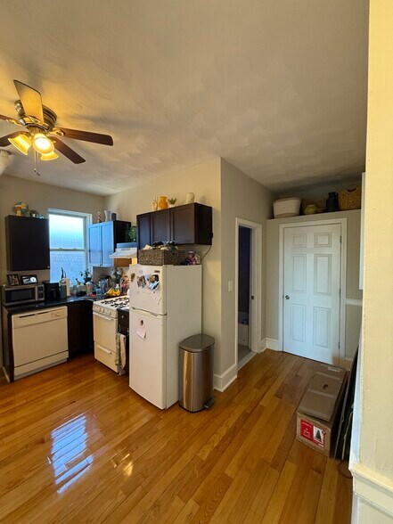 Primary Photo - 59 Pleasant St
