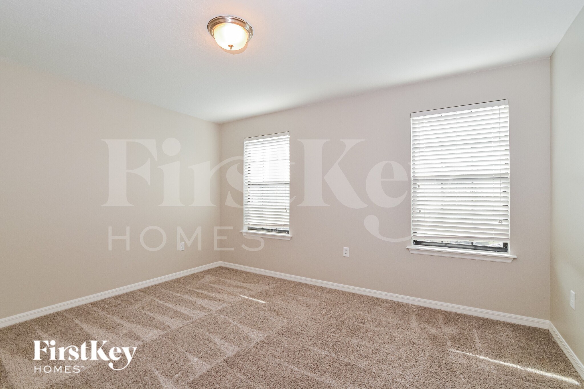 Building Photo - 607 Silverthorn Pl