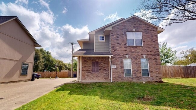 Building Photo - 505 Camp Ct