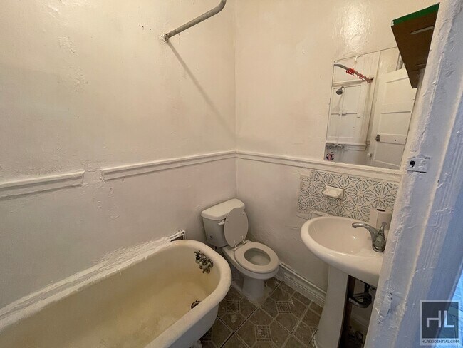 Building Photo - FOSTER AVENUE