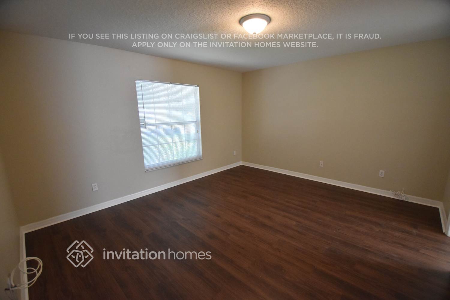 Building Photo - 115 Secluded Oak Ct