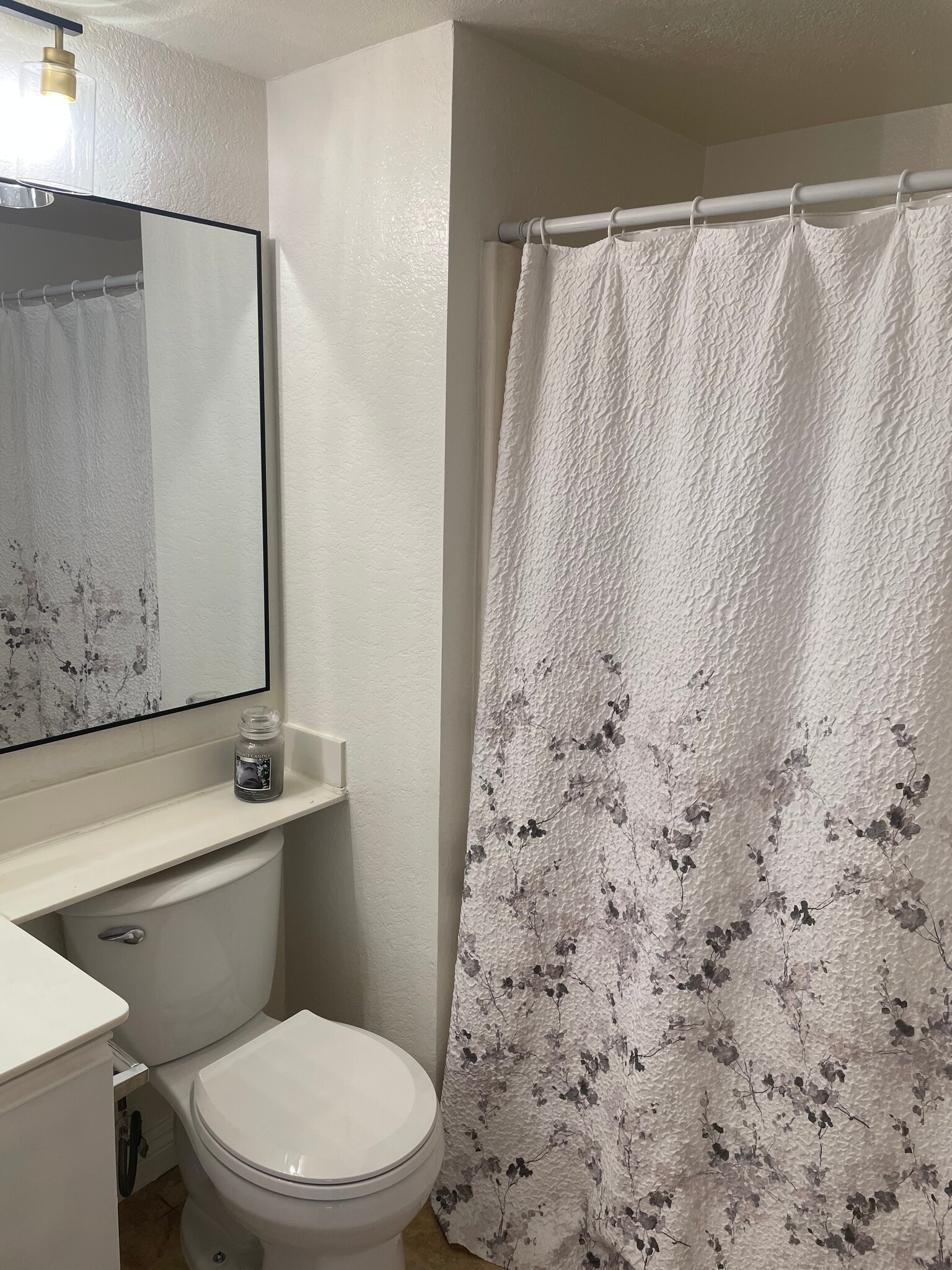 Main level bathroom #1 - 21112 Rose