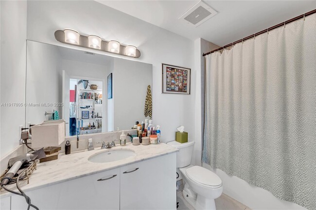 Building Photo - 133 NE 2nd Ave