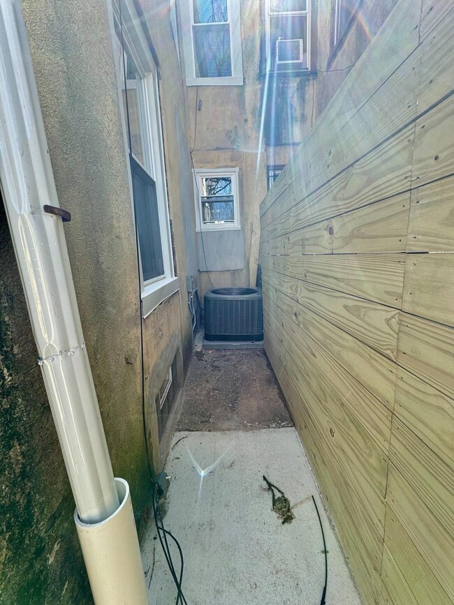 Building Photo - 2925 W Susquehanna Ave