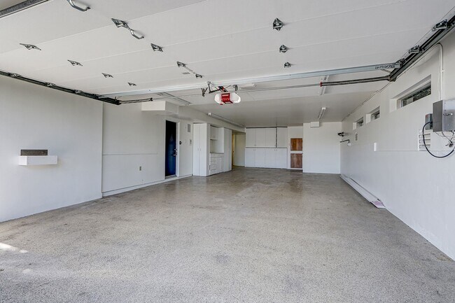 Building Photo - Beautifully Remodeled, 4BR4.5BA Hill Section Home w/ Amazing Panoramic Ocean Views, 3 Decks, Atri...