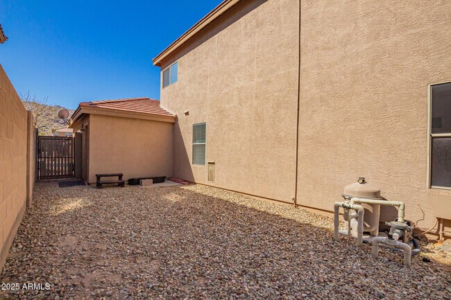Building Photo - 1310 E Beth Dr
