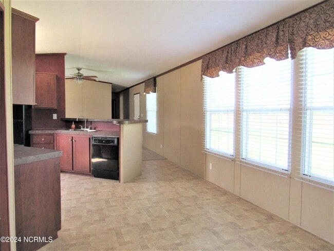 Building Photo - 900 NC-241