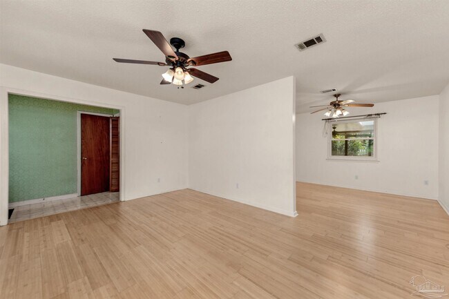 Building Photo - 4910 La Ventana Cir