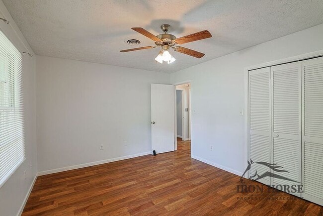 Building Photo - 229 N Burson Ave