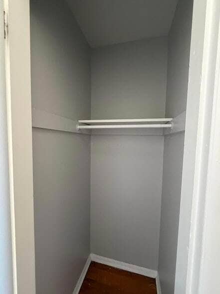 Building Photo - 1975 Dunbar Dr