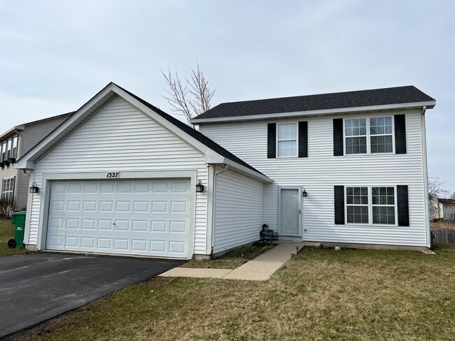 Building Photo - 1327 Fox Chase Dr