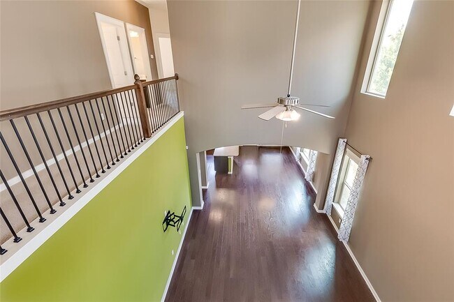Building Photo - 16113 Hawthorne Heights Trail