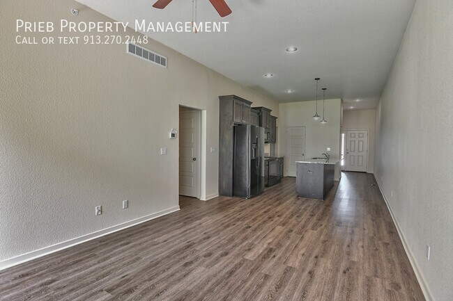 Building Photo - Reserve Townhome - Available May 15th
