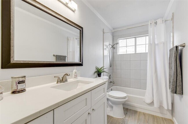 Building Photo - 1909 Springwater Dr