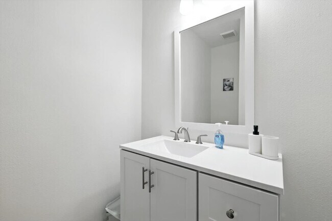 Building Photo - 5795 Brighton Ct