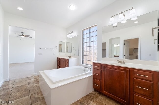 Building Photo - 9592 Staff Ln