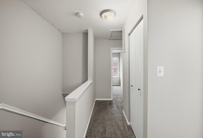 Building Photo - 40 Cobber Ln