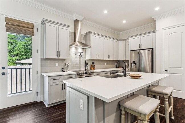 Building Photo - 12099 Jones Rd