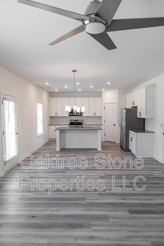 Building Photo - 3378 Skyland Dr