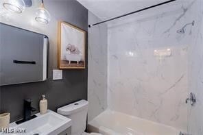 Building Photo - 2441 Malden Rd