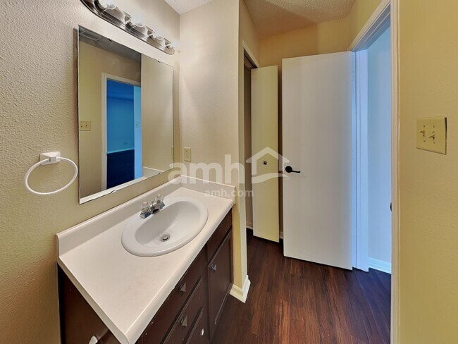 Building Photo - 10794 Timothy Ln