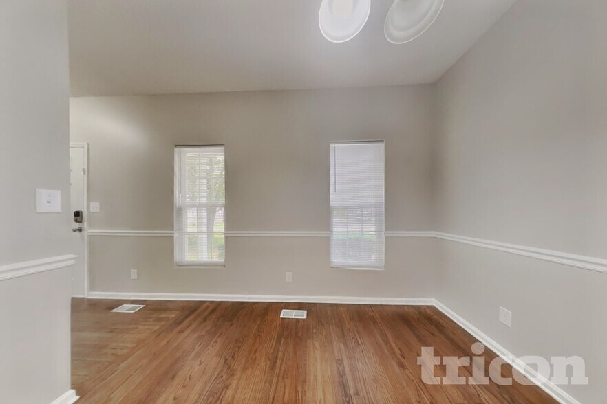Building Photo - 1017 Woodland Pointe Dr
