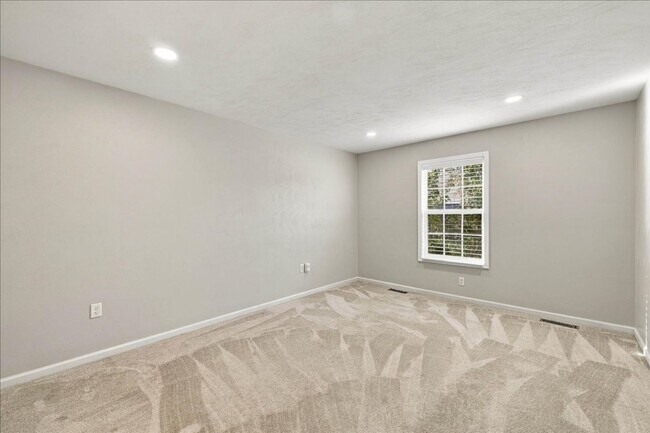 Building Photo - 170 Wistaria Dr
