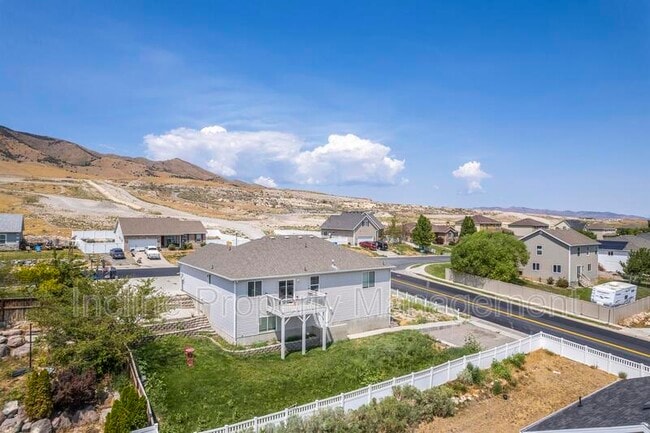 Building Photo - 4016 S Sunrise Dr