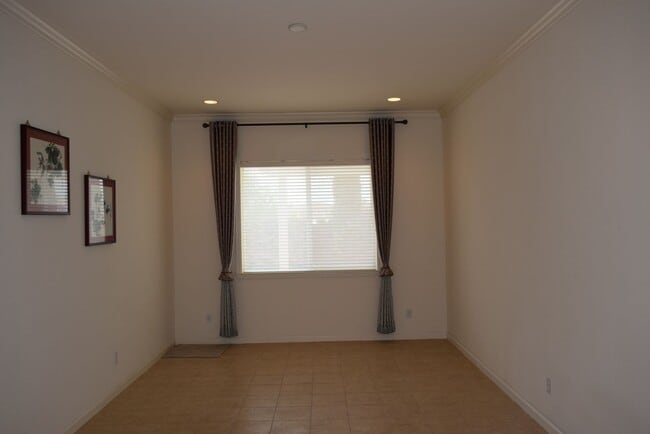 Building Photo - Coming Soon! Spacious Single-Story Home for Lease in Lathrop!