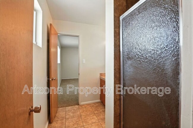 Building Photo - 429 N Saguaro
